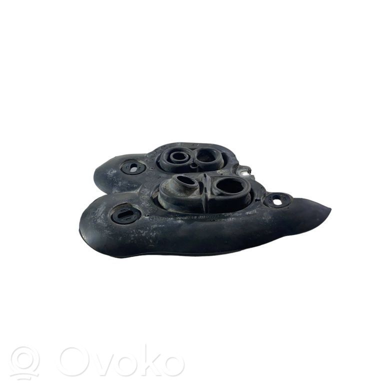 Muu moottoritilan osa   6946719
