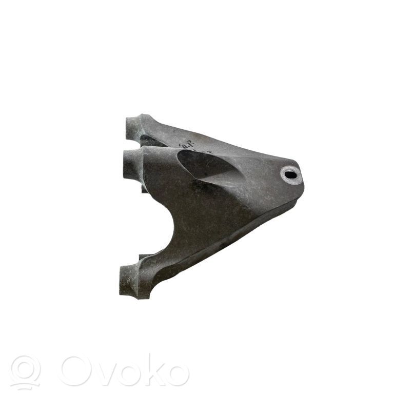 Engine mounting bracket   BR336037AB