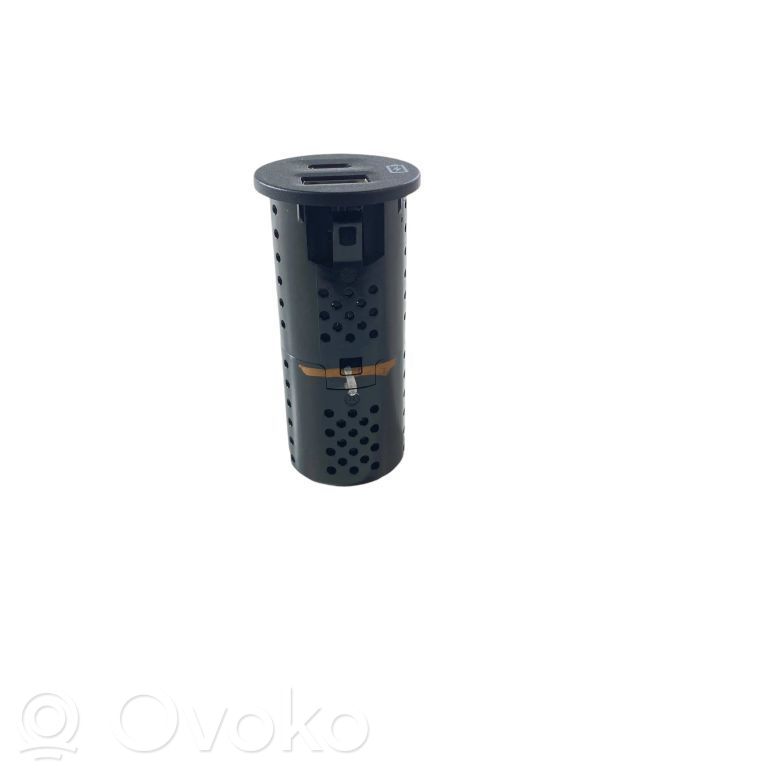 Enchufe conector USB   MU5T19J211GA