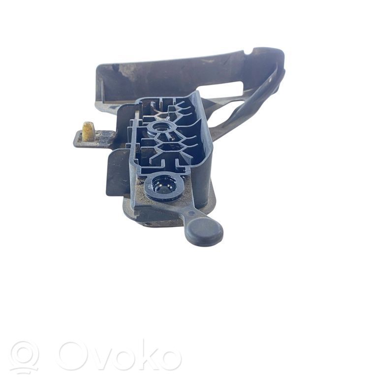 Porsche Cayenne (92A) Jacking socket point 