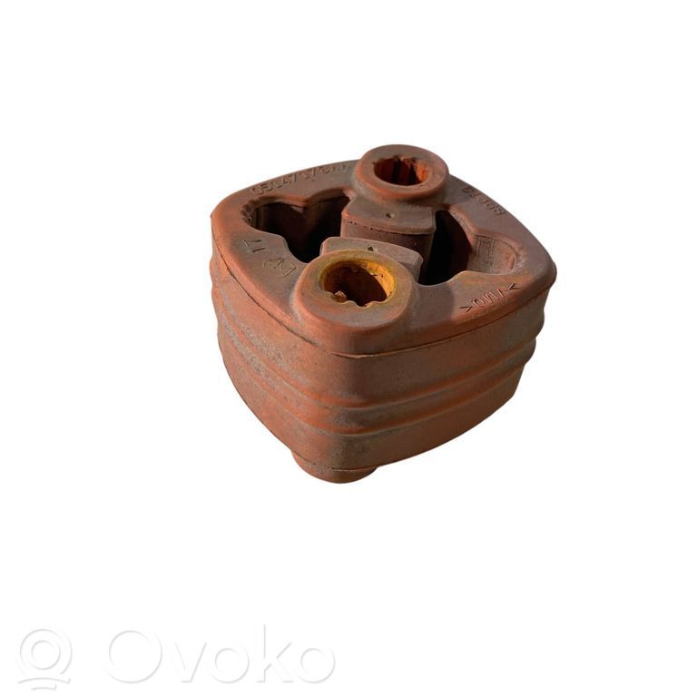 Muffler mount bracket/holder   05147178AA