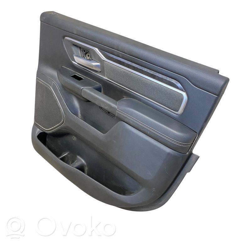 Dodge RAM Takaoven verhoilu 