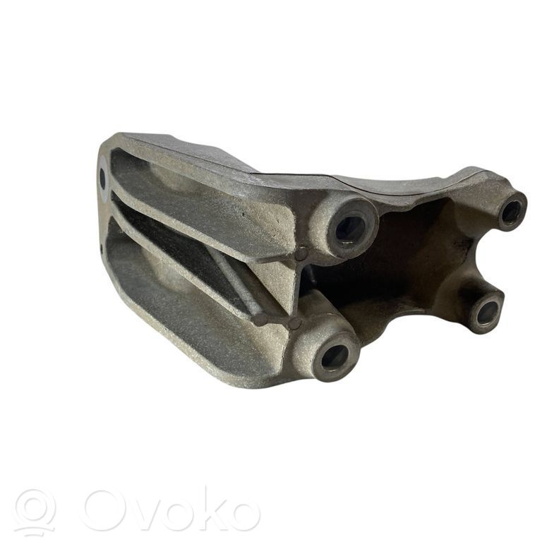 Ford Mustang VI Engine mounting bracket 