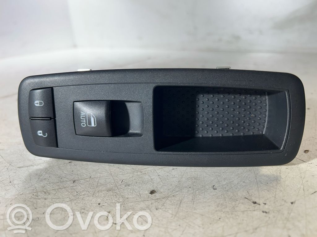 Jeep Grand Cherokee Electric window control switch 