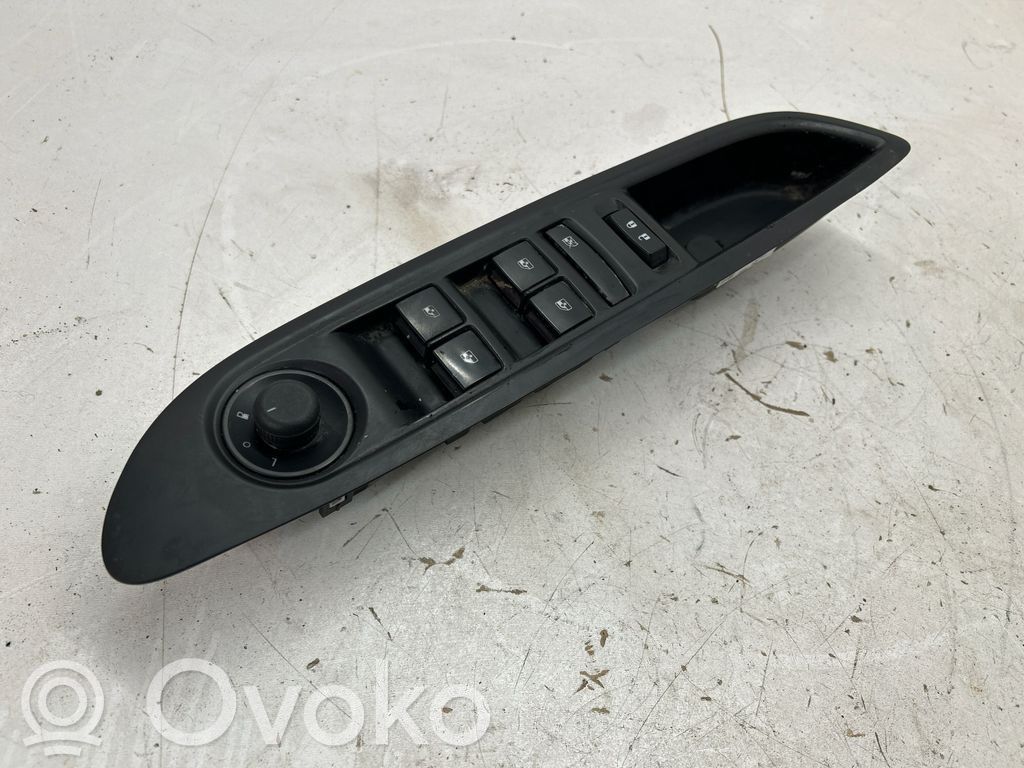 Buick Encore I Electric window control switch 