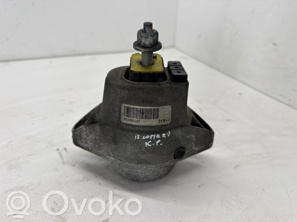 Chevrolet Camaro Engine mount bracket 