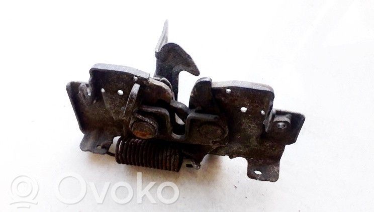 Engine bonnet/hood lock/catch