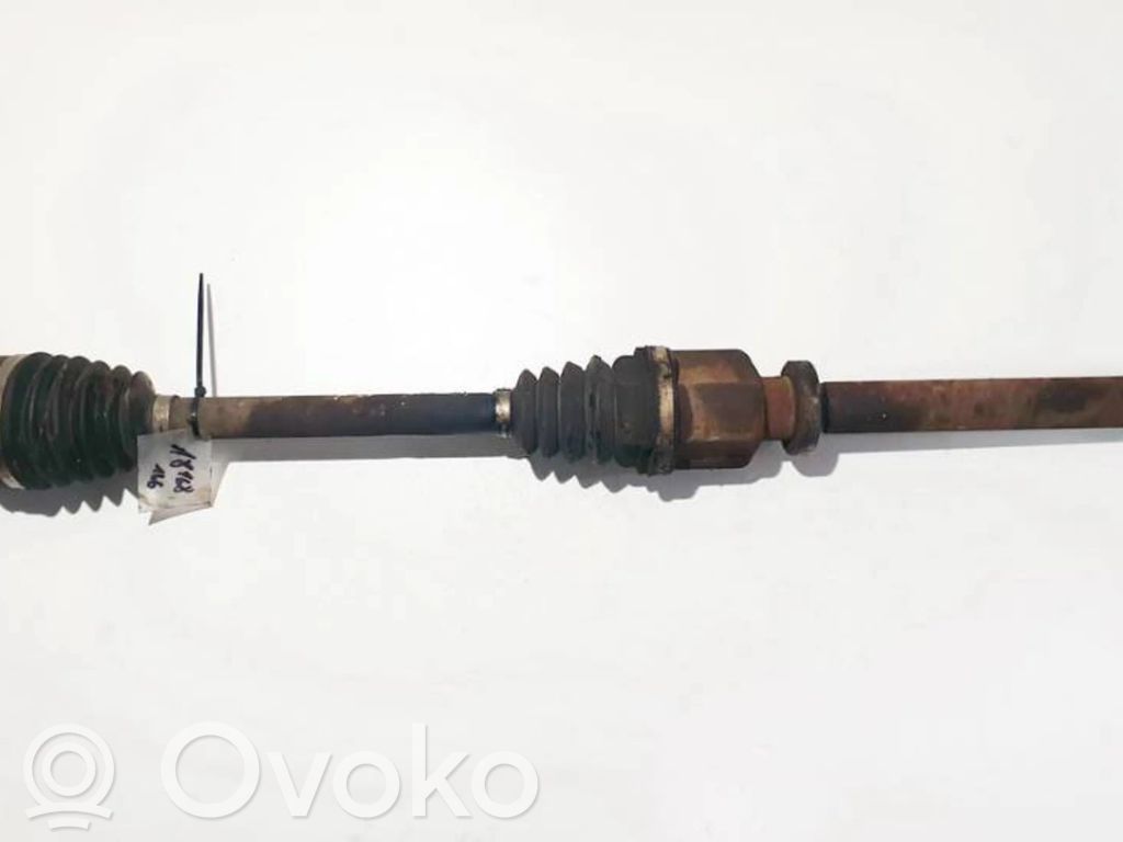 Etuvetoakseli