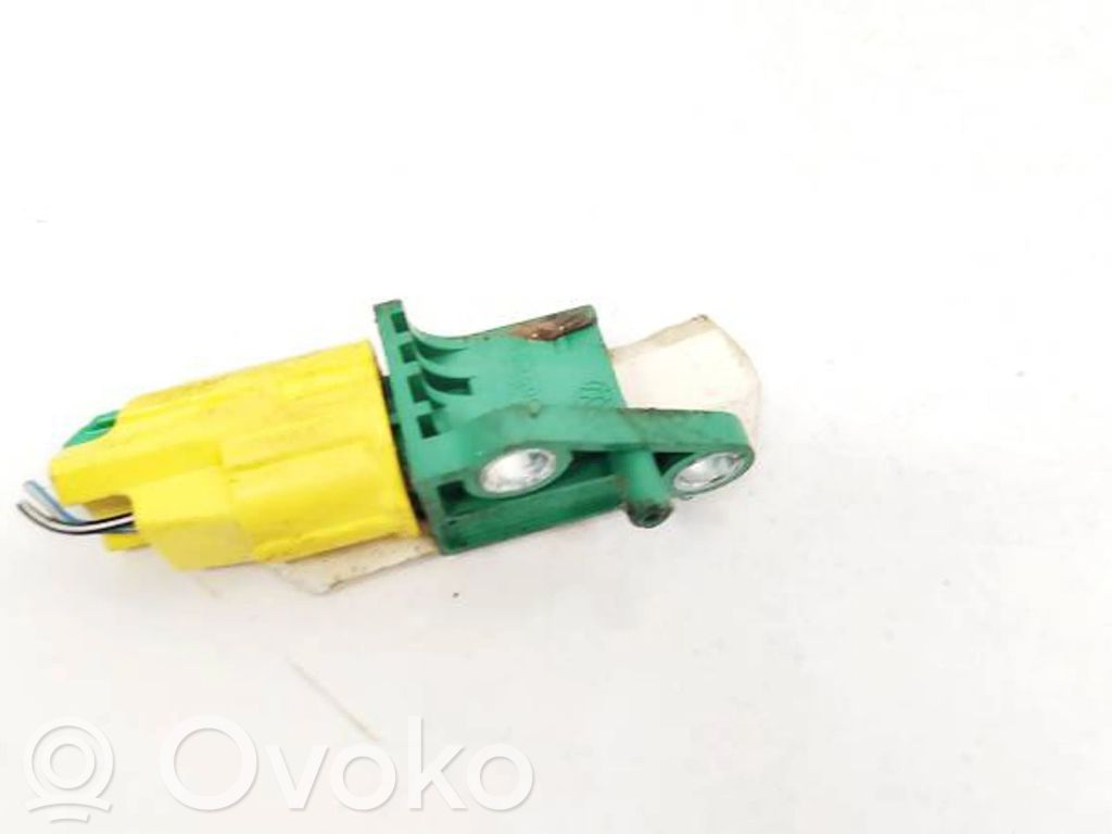 Volkswagen PASSAT B6 Senzor impact/declanșare airbag