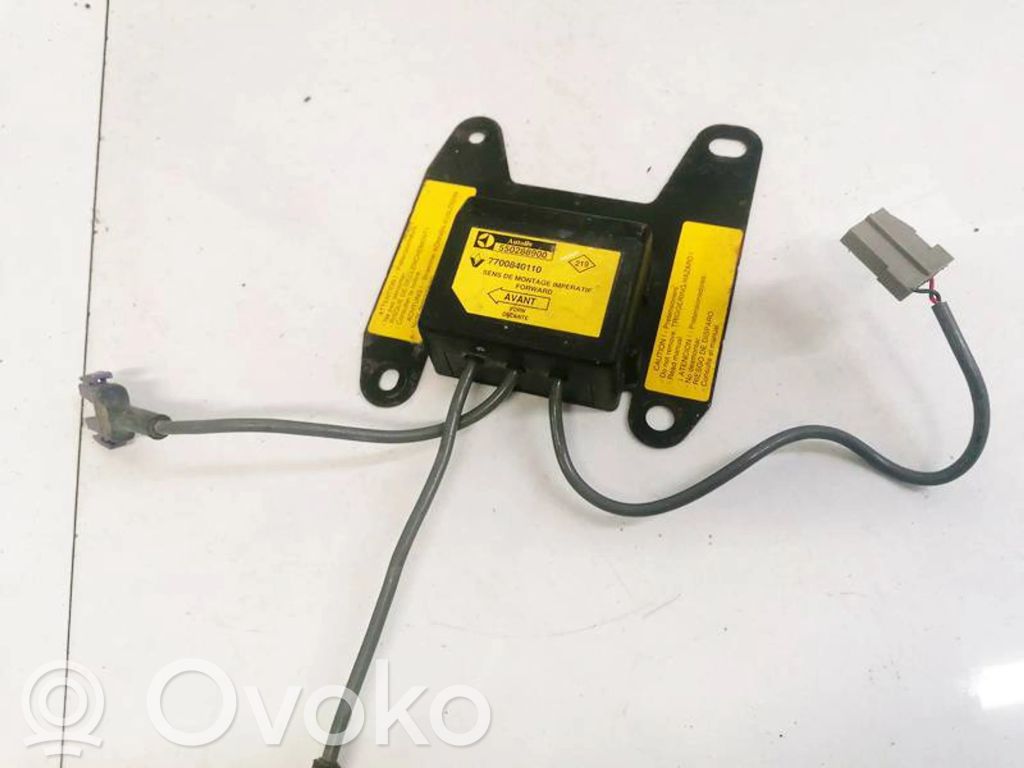 Renault Laguna I Airbag control unit/module 