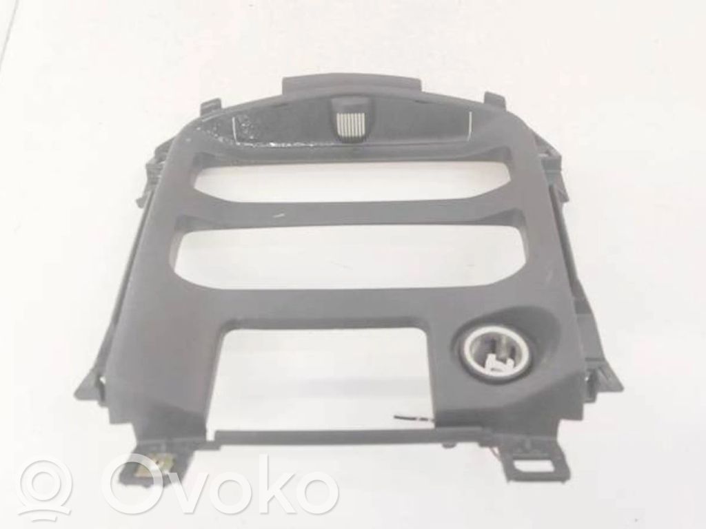Nissan Primera Altra parte interiore