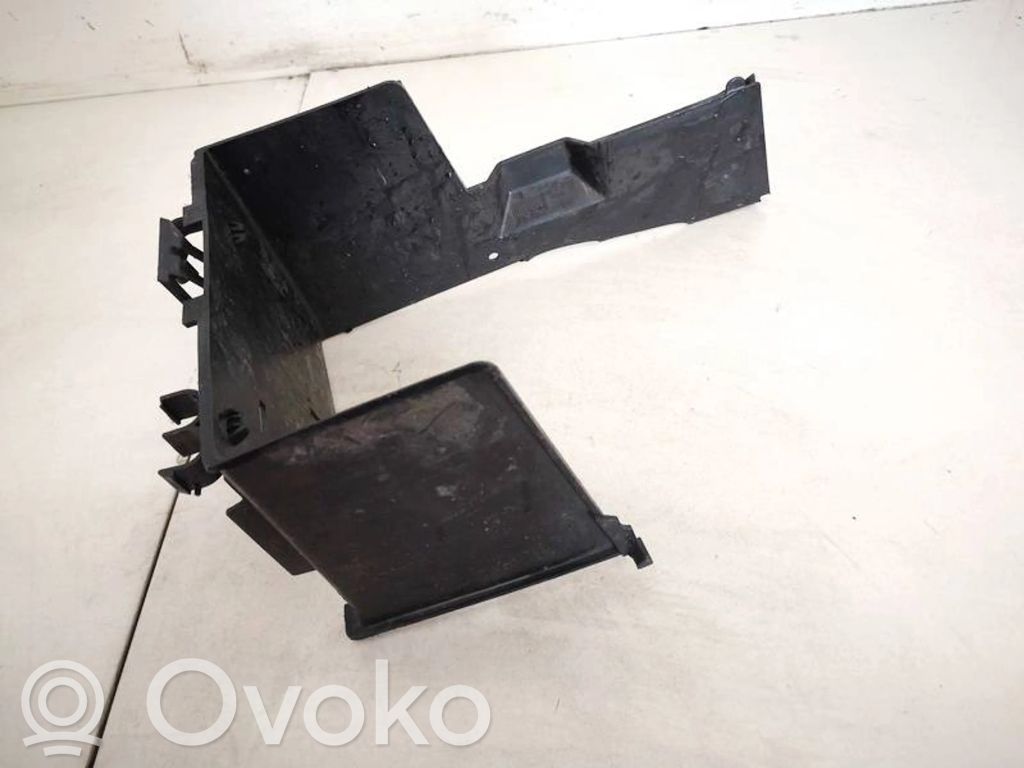 Volvo V50 Akkulaatikon alusta 