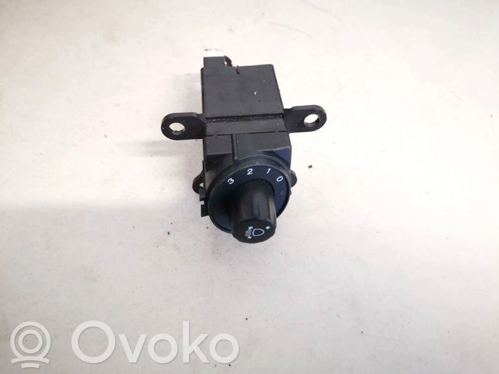 Bouton commande réglage hauteur de phares   M30424,M30424