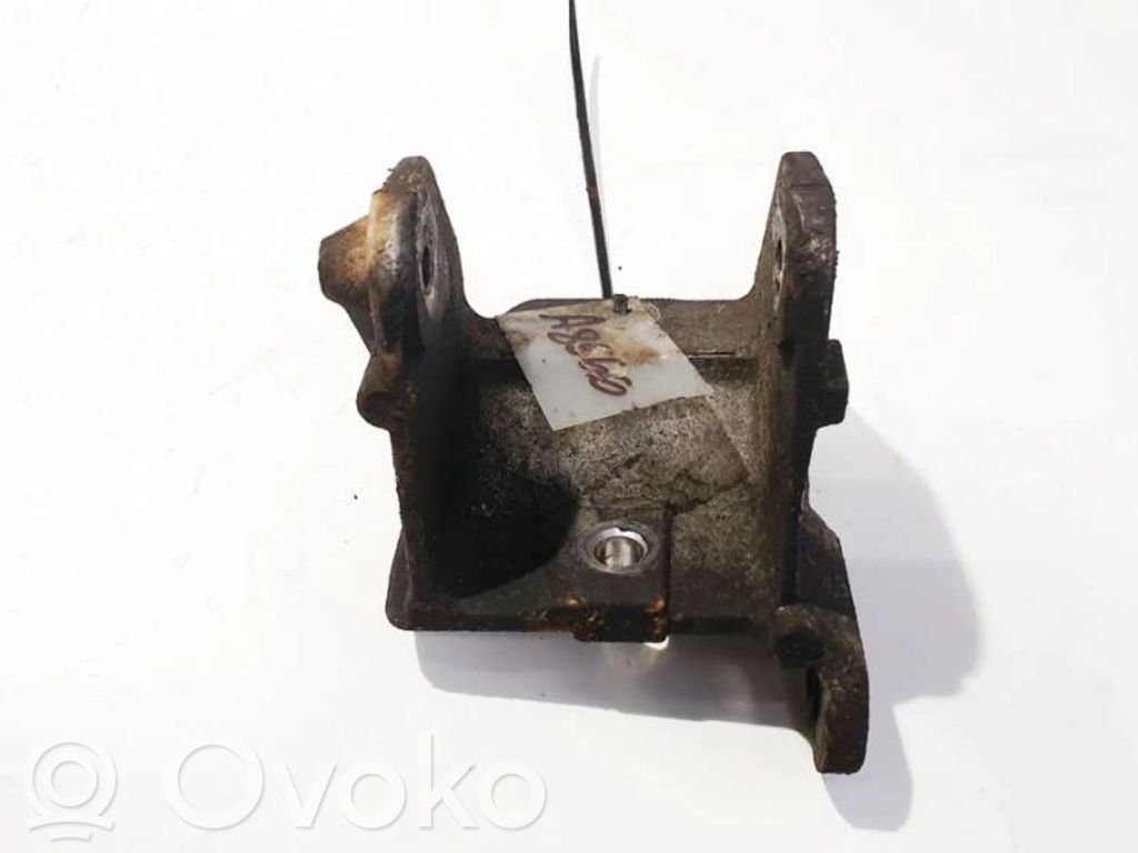 Chrysler Sebring (ST-22 - JR) Engine mounting bracket 