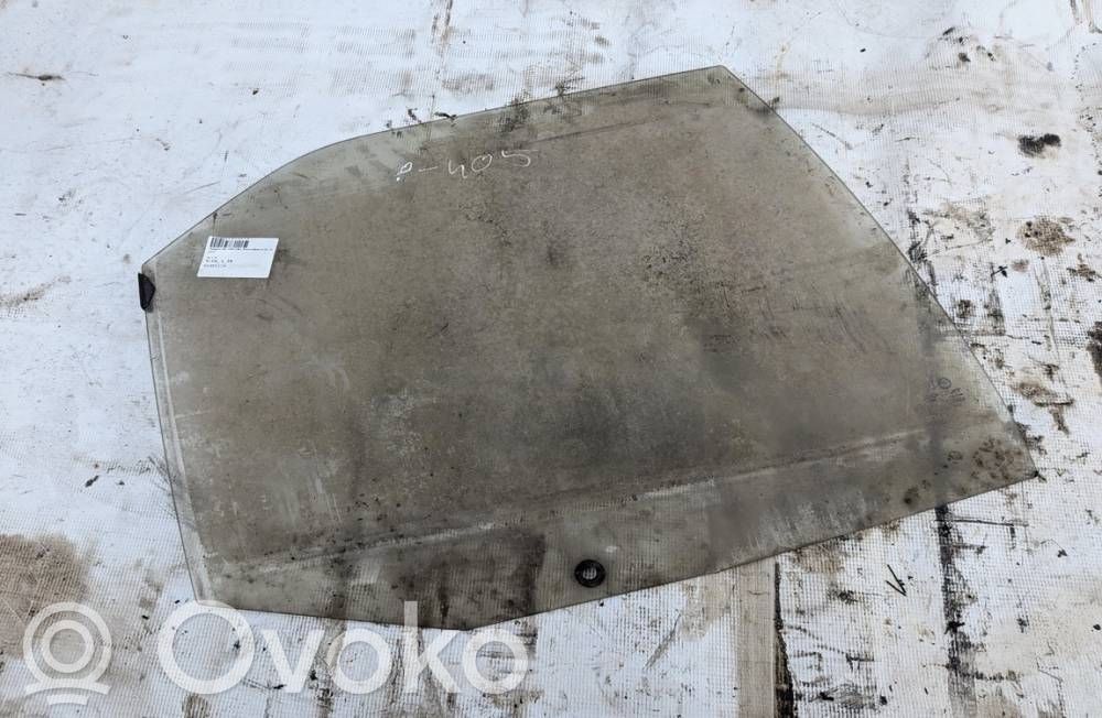 Peugeot 405 Vitre de fenêtre porte arrière