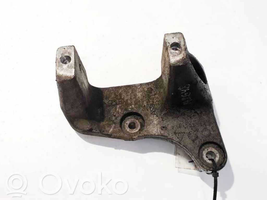 Citroen C5 Engine mount bracket 