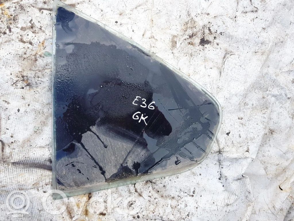 Rear vent window glass