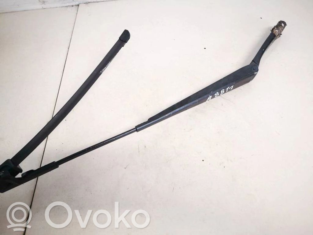 Audi A3 S3 8P Brazo del limpiaparabrisas delantero