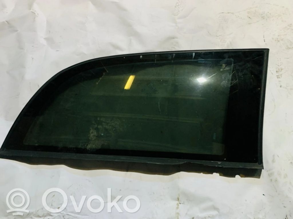 Vidrio lateral trasero