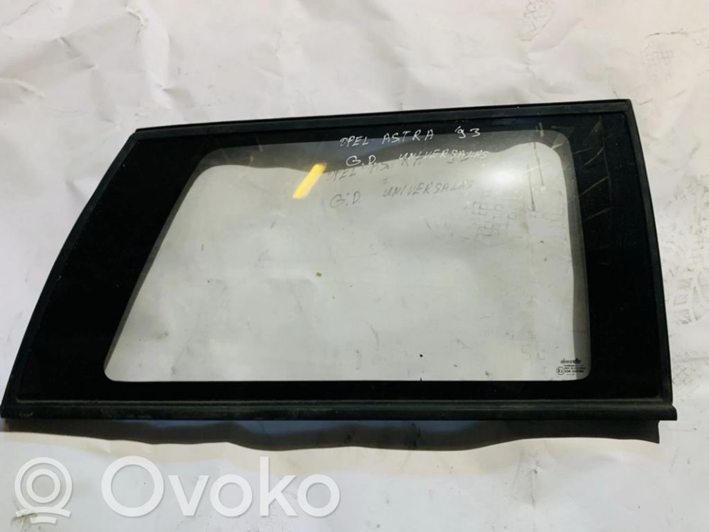 Vidrio lateral trasero