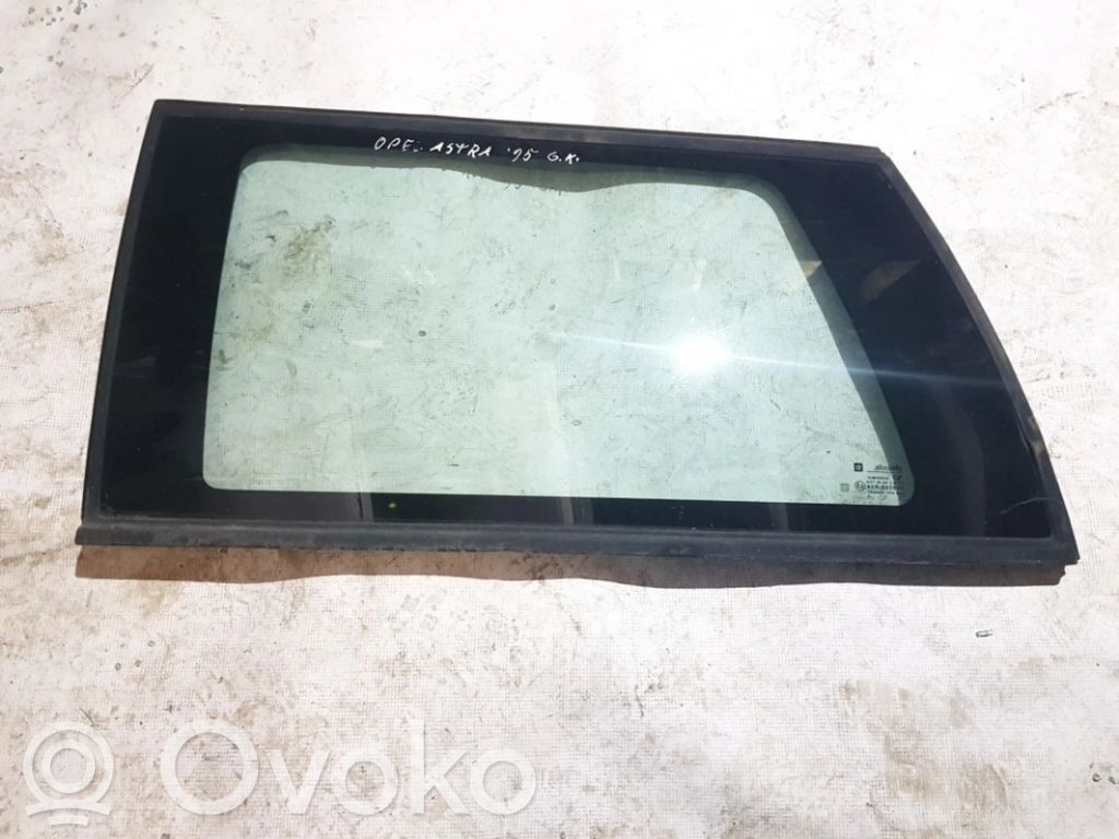 Rear side window