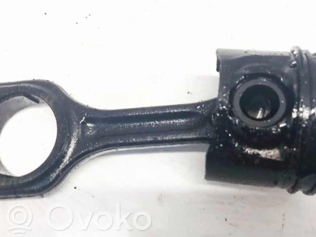Volvo S80 Tłok z korbowodem 