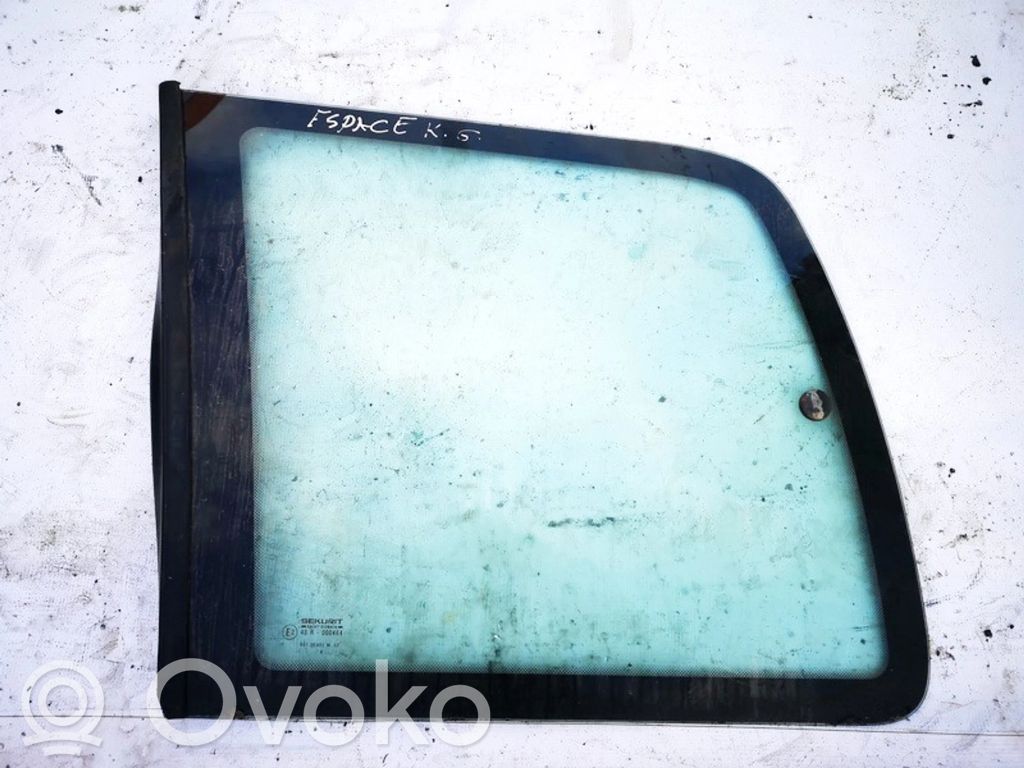 Rear side window