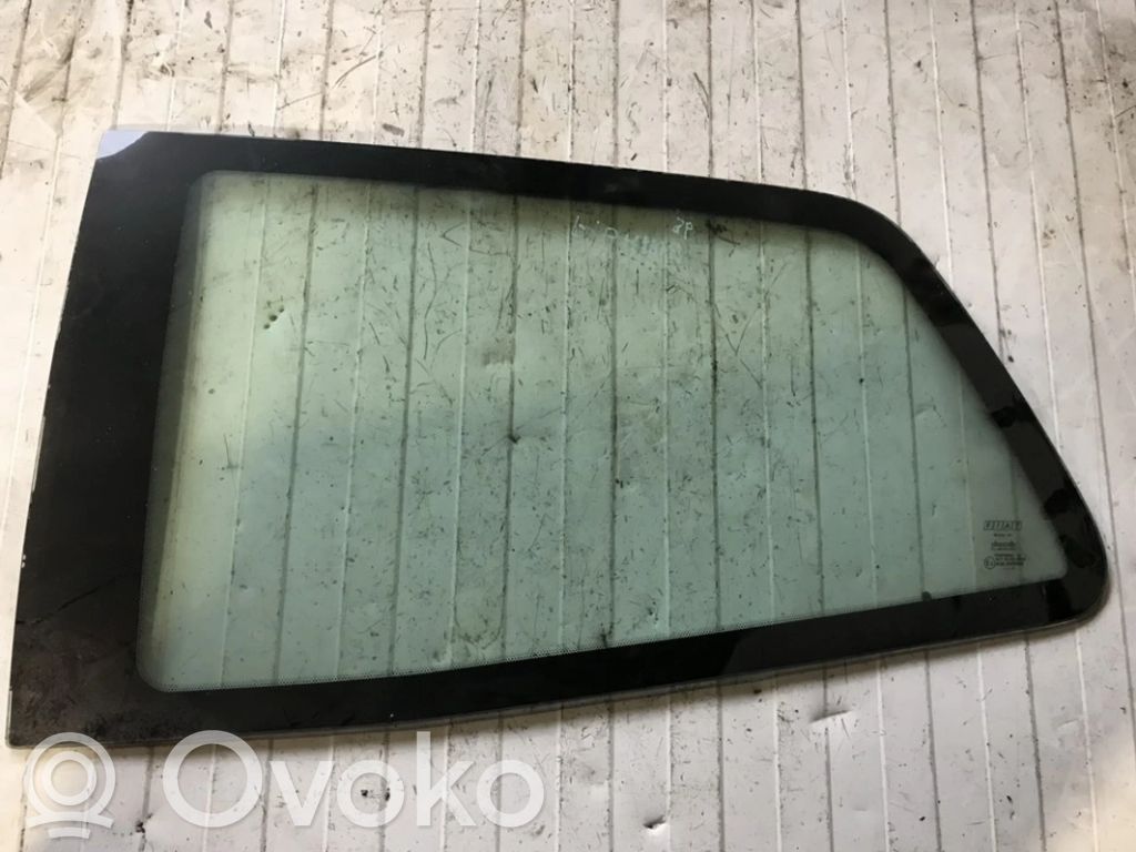 Vidrio lateral trasero