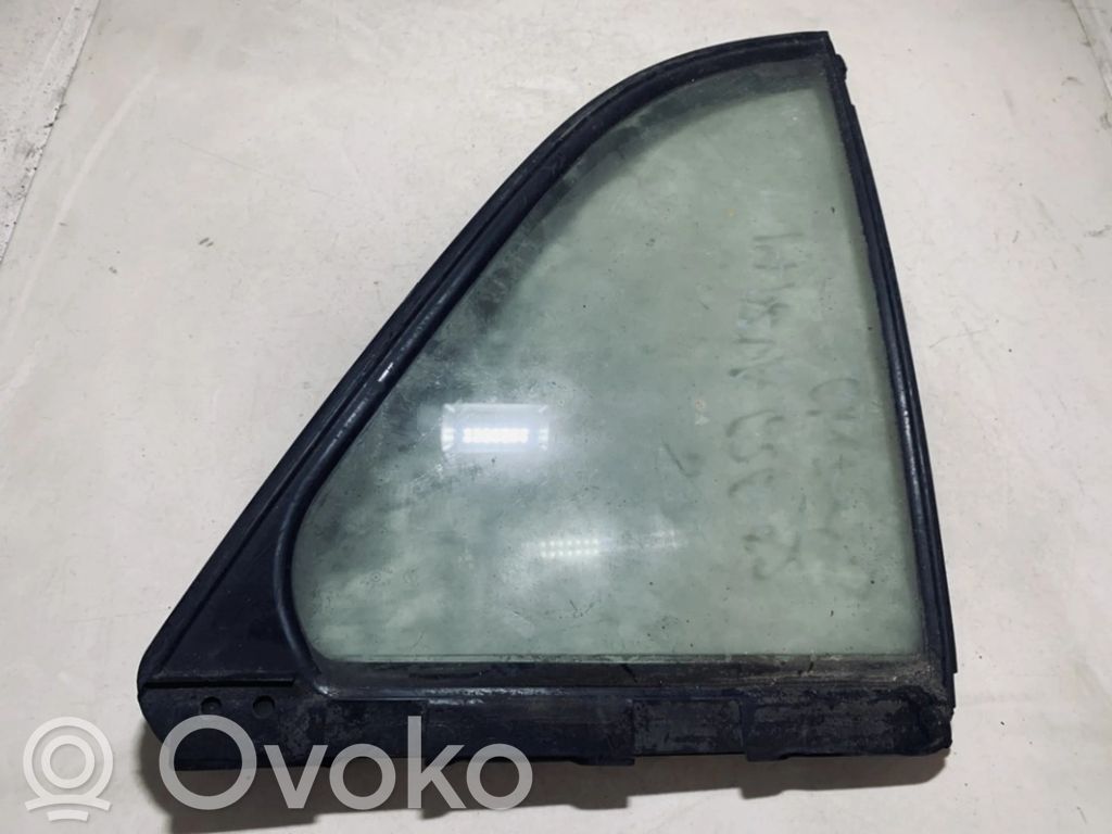 Vidrio lateral trasero