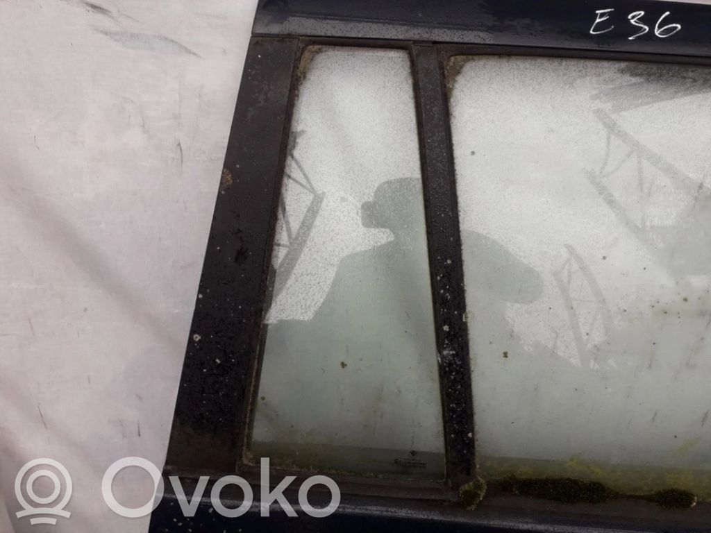 Rear vent window glass