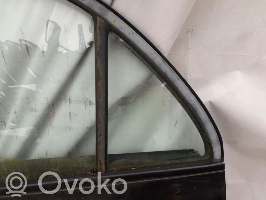 Ventanilla de ventilación de la puerta trasera