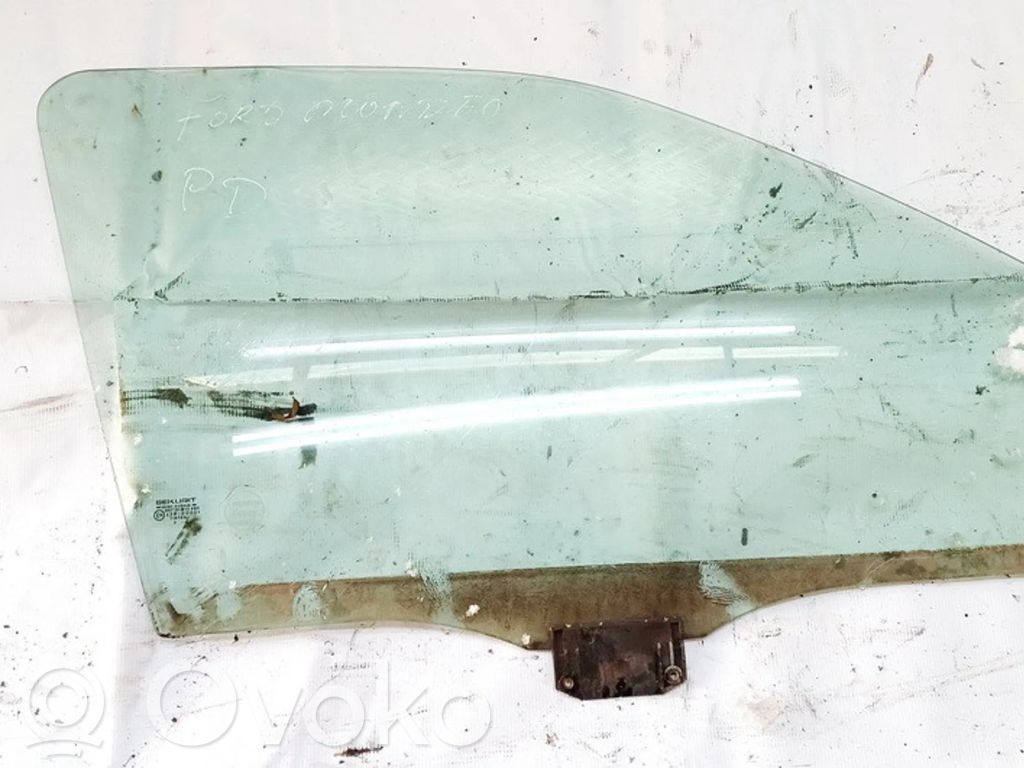 Ford Mondeo MK II Vitre de fenêtre porte avant (4 portes)