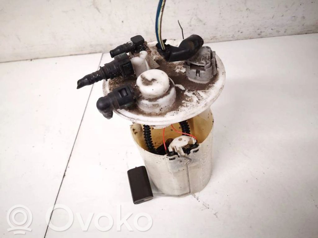 Toyota Avensis T250 Sensore di livello del carburante