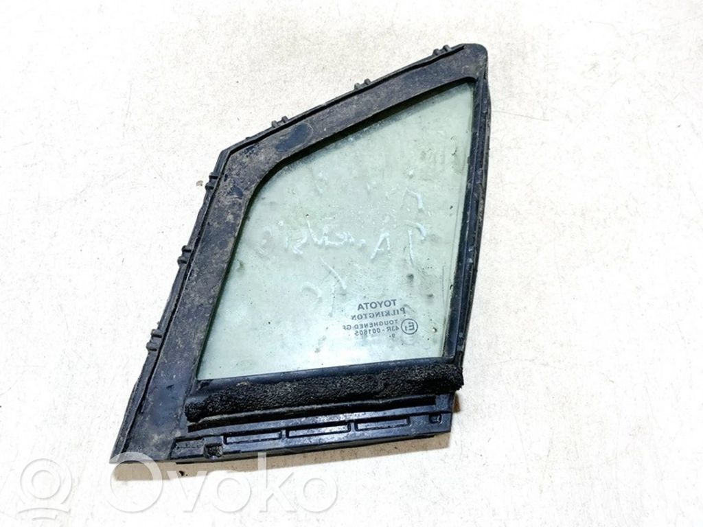 Toyota Avensis T270 Geam ventilare ușă față patru uși