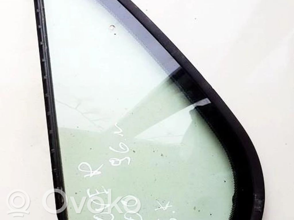 Rear vent window glass