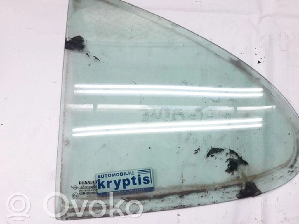 Ventanilla de ventilación de la puerta trasera