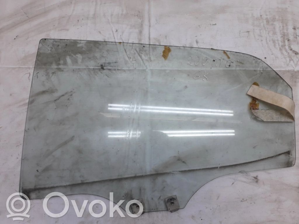 aizmugurējo durvju stikls