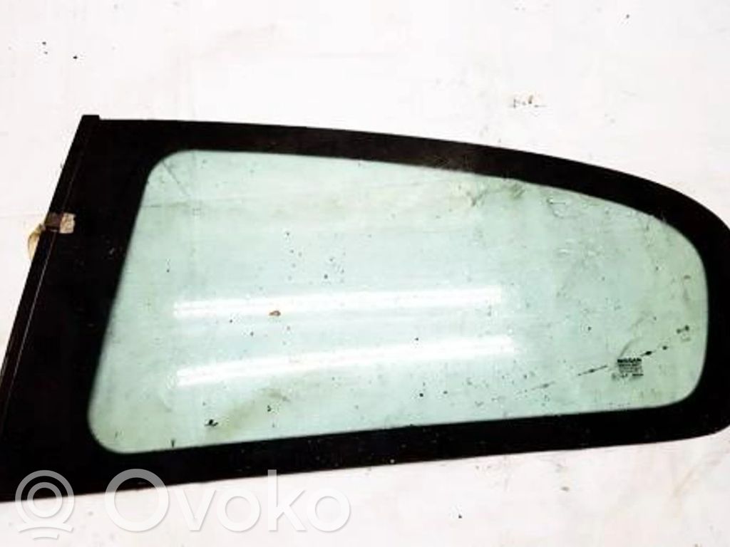 Nissan Almera N16 Szyba karoseryjna tylna 