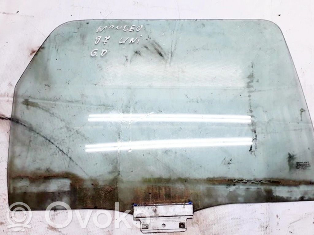 Ford Mondeo MK II Vitre de fenêtre porte arrière
