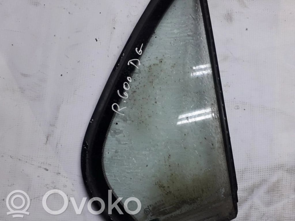 Ventanilla de ventilación de la puerta trasera