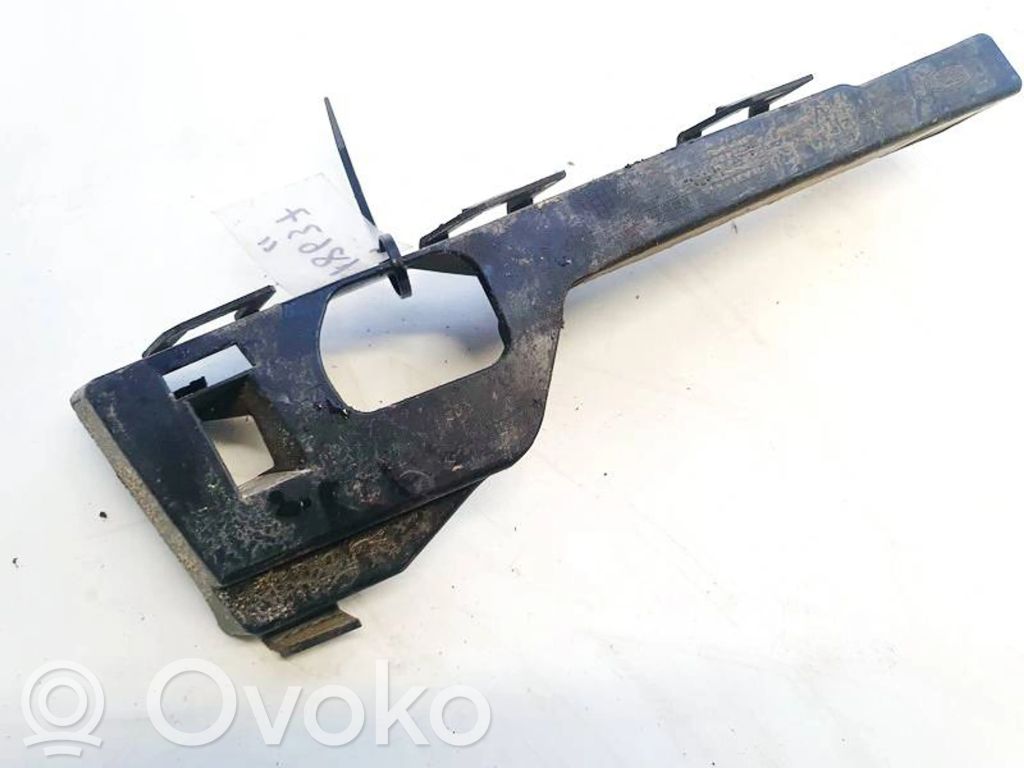 Ford Focus Takapuskurin kannake 