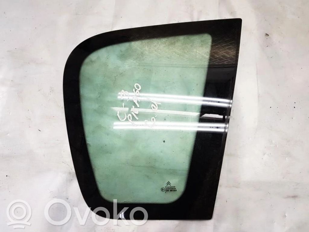 Vidrio lateral trasero