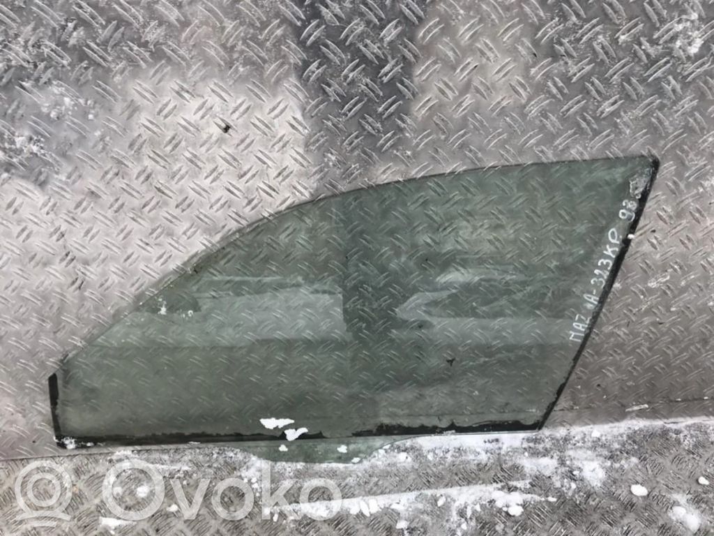 Etuoven ikkunalasi, neliovinen malli