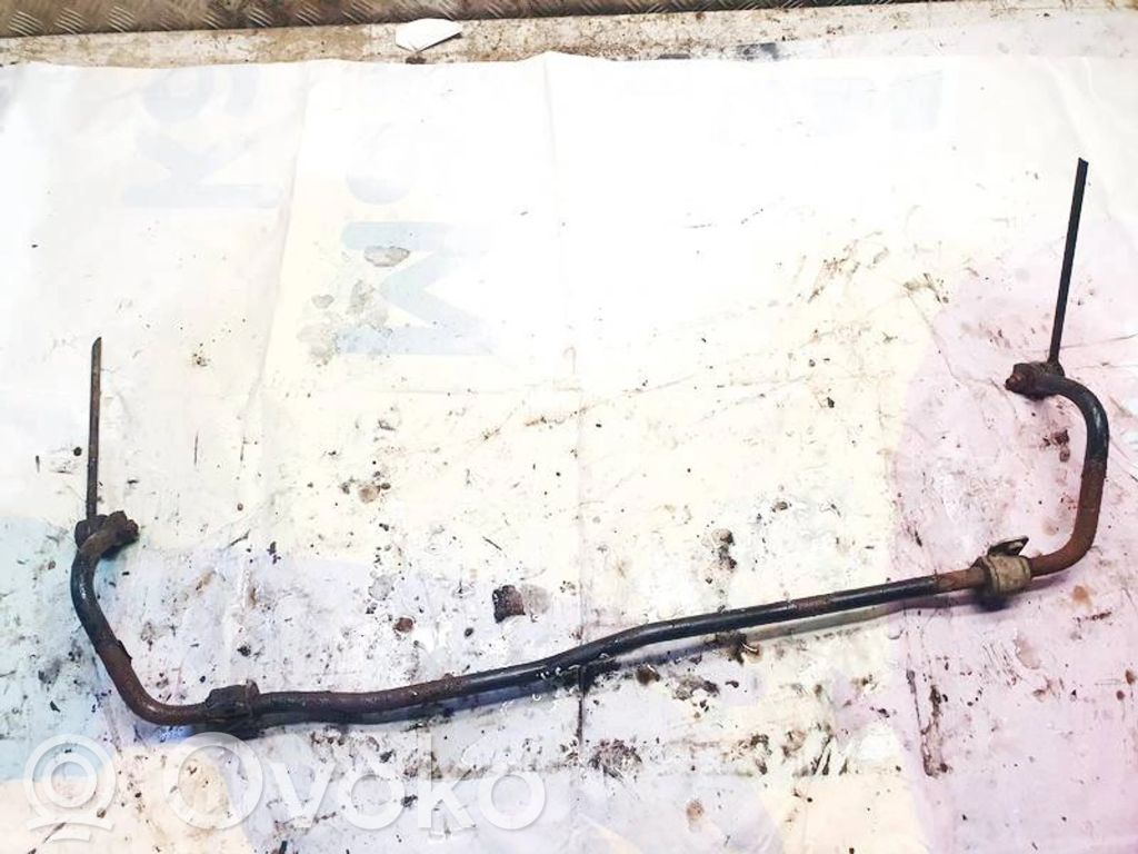 Barra estabilizadora delantera