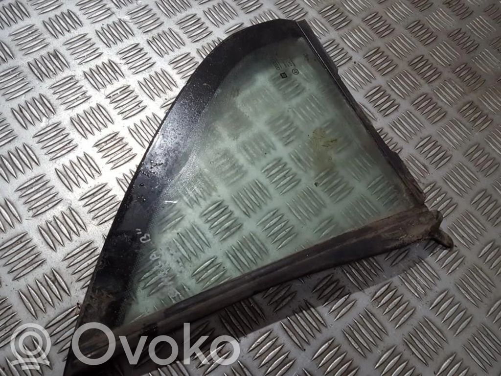 Ventanilla de ventilación de la puerta trasera