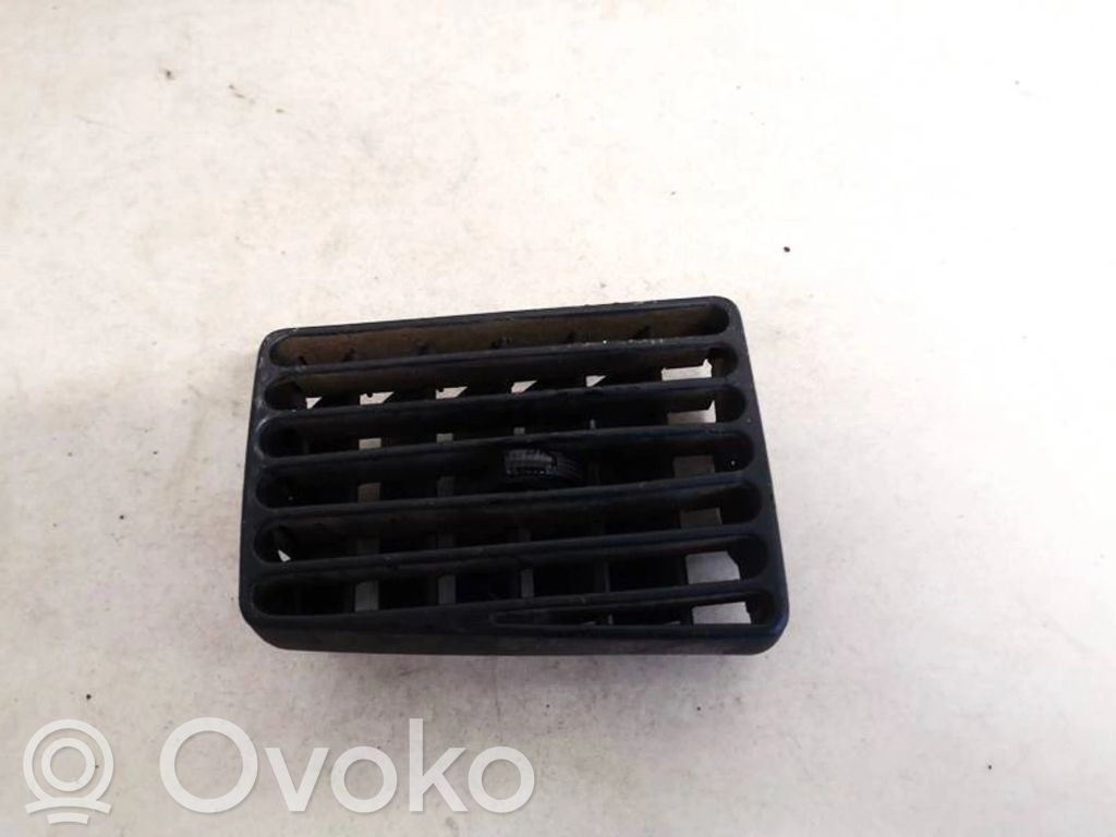 Volkswagen PASSAT B4 Grilă ventilație centrală 