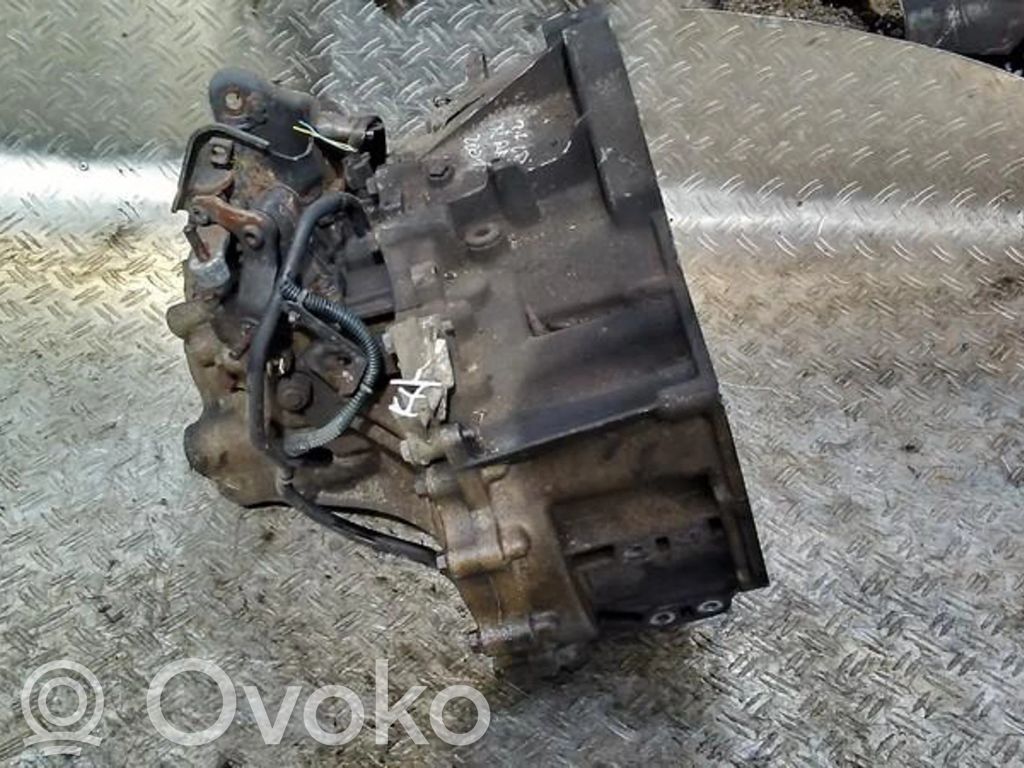 Nissan X-Trail T30 Manuaalinen 5-portainen vaihdelaatikko