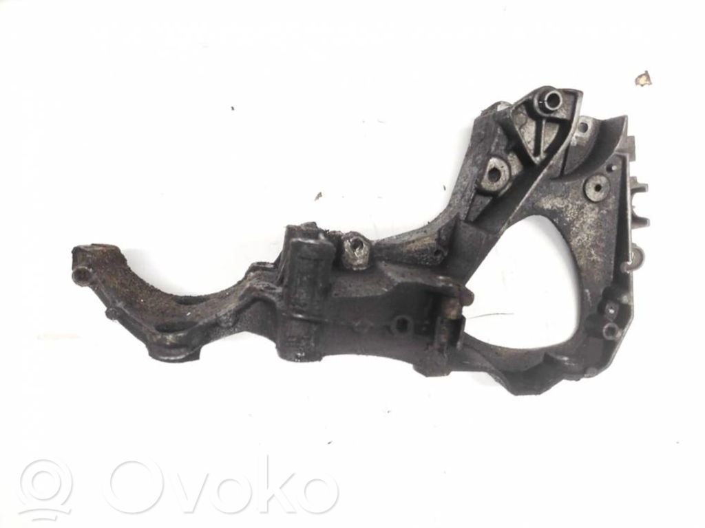 Engine mounting bracket