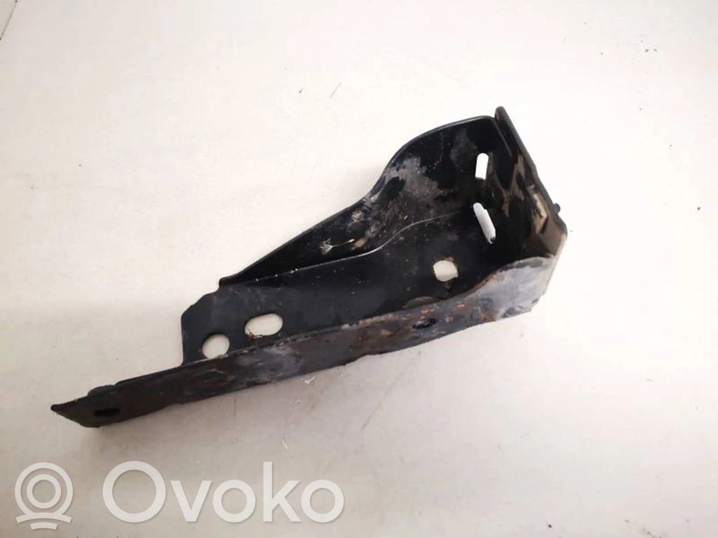 Volkswagen PASSAT B4 Soporte del parachoques delantero 