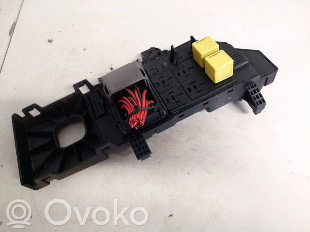 Opel Vectra C Skrzynka bezpieczników / Komplet 